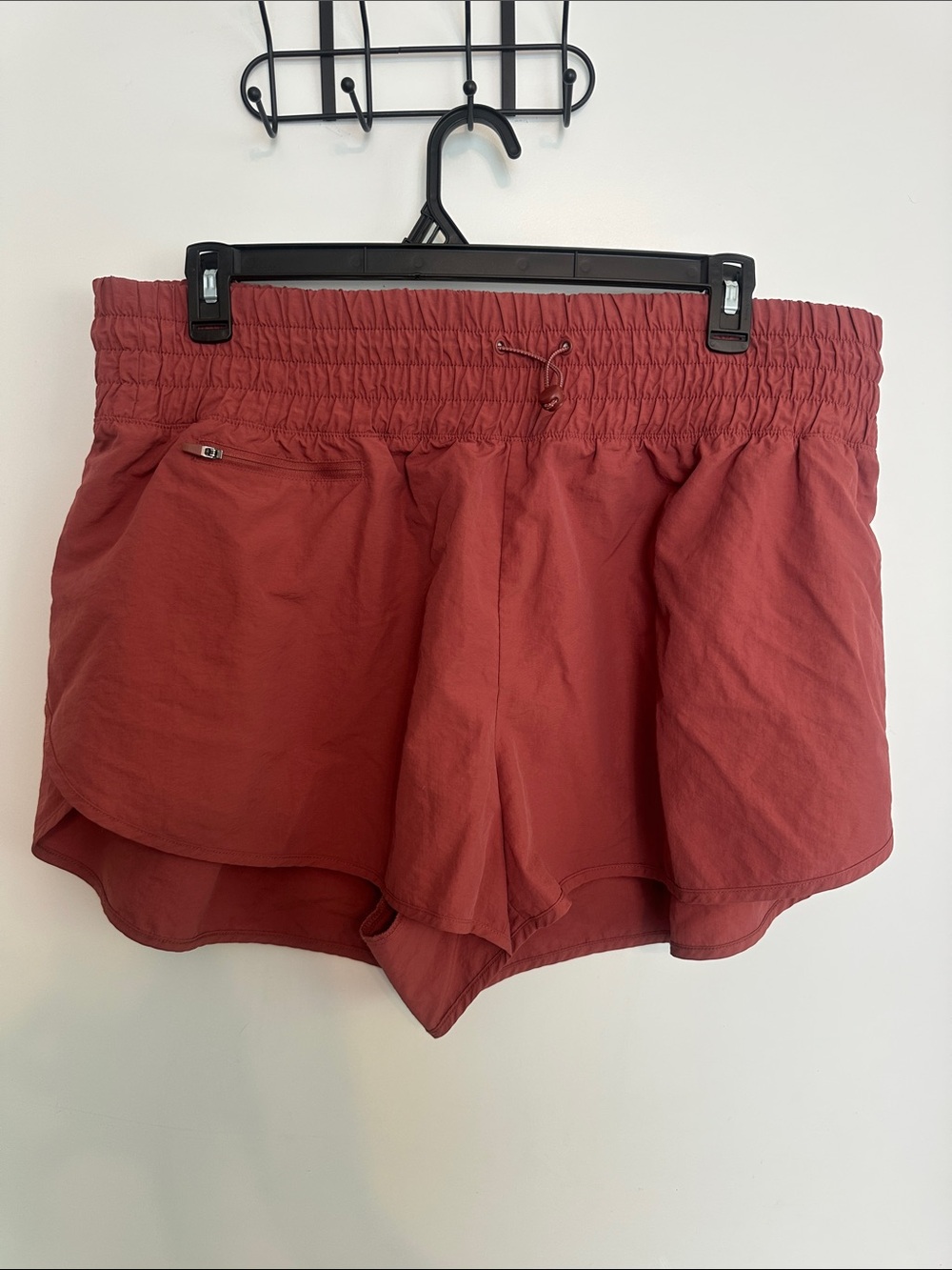 Old Navy Women's Rust-Red Athletic Running Shorts